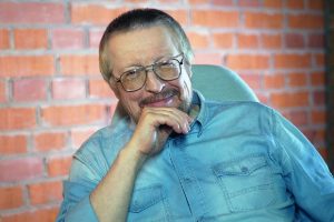 Подробнее о статье Александр Елагин: биография заслуженного комментатора и его путь к успеху