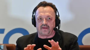Подробнее о статье Виктор Гусев: Взгляд изнутри на жизнь и карьеру легендарного комментатора